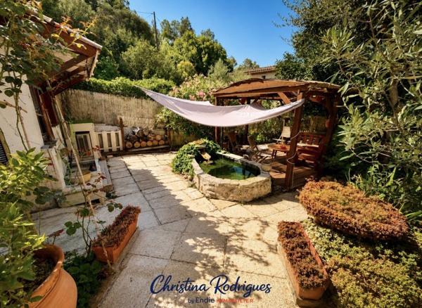 LORGUES Bastidon provençal T5 avec piscine