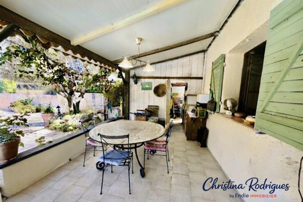 LORGUES Bastidon provençal T5 avec piscine