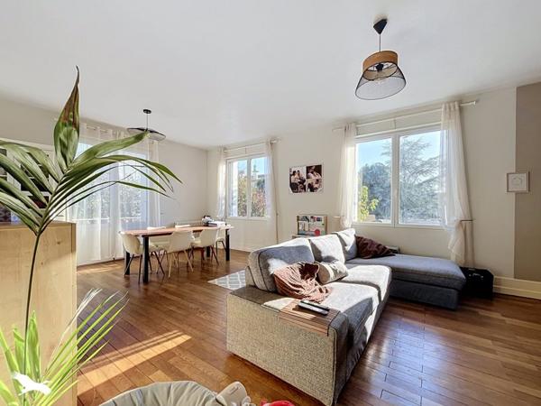 Maison à vendre 234 300 € Montbron 4 p 114 m² DPE E