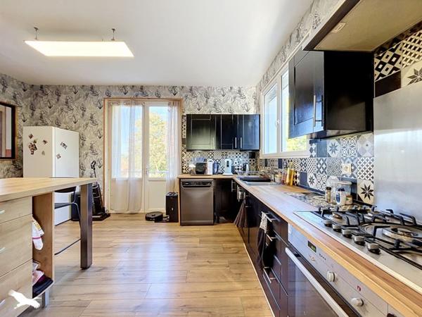 Maison à vendre 234 300 € Montbron 4 p 114 m² DPE E
