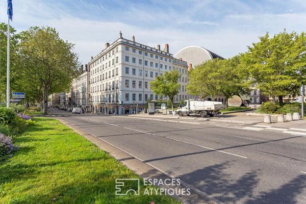Appartement bourgeois en dernier étage avec vue dégagée