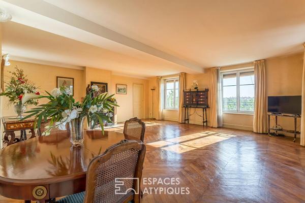 Appartement bourgeois en dernier étage avec vue dégagée