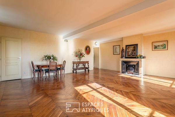 Appartement bourgeois en dernier étage avec vue dégagée