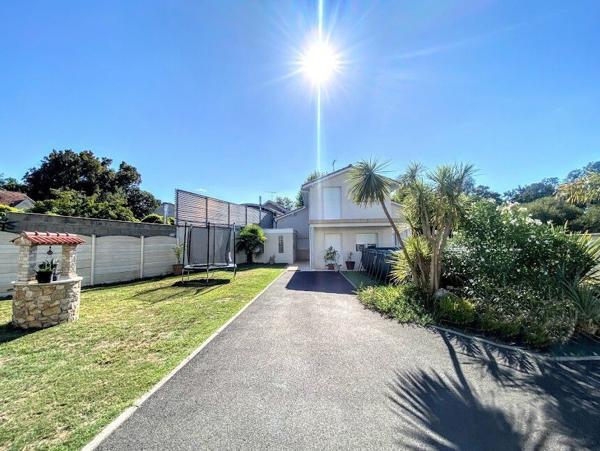 CONTEMPORAINE 4 CHAMBRES, PROCHE DES COMMETCES