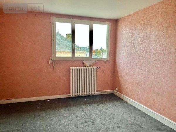 Immeuble à vendre à Marolles-les-Braults dans la Sarthe (72260), ref : 13827/637