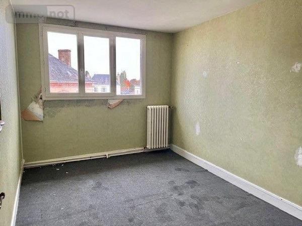 Immeuble à vendre à Marolles-les-Braults dans la Sarthe (72260), ref : 13827/637