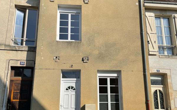 Maison à vendre    4 pièces • 91,43 m2 Mamers