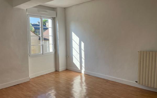 Maison à vendre    4 pièces • 91,43 m2 Mamers