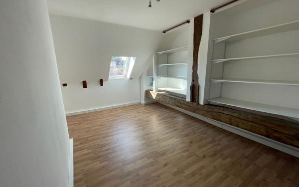 Maison à vendre    4 pièces • 91,43 m2 Mamers