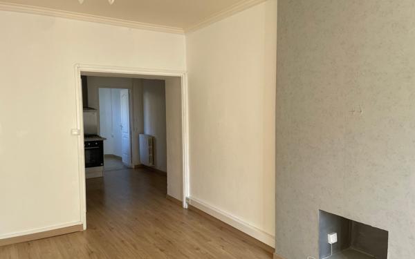 Maison à vendre    4 pièces • 91,43 m2 Mamers