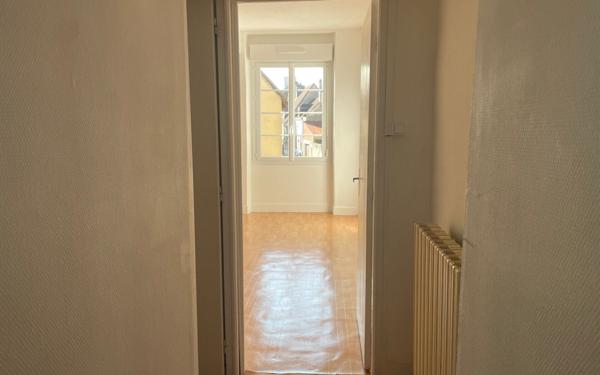 Maison à vendre    4 pièces • 91,43 m2 Mamers