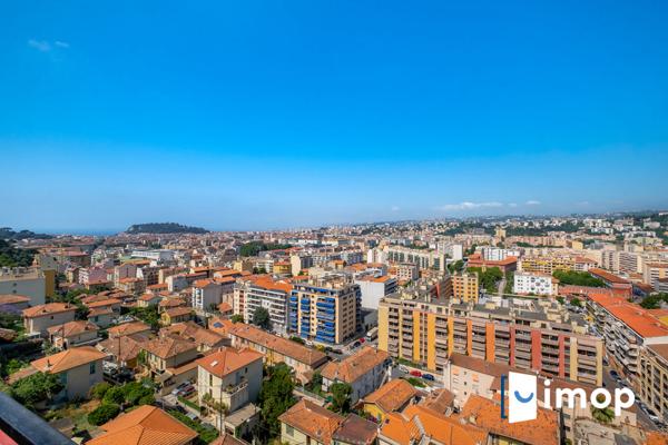 Dernier étage avec extérieur