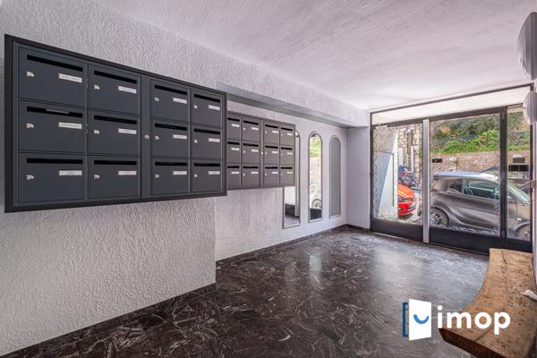 Dernier étage avec extérieur