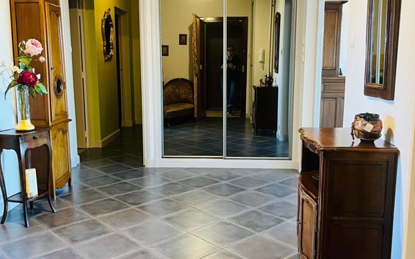 Appartement à vendre    4 pièces • 107 m2 Bourg-en-Bresse