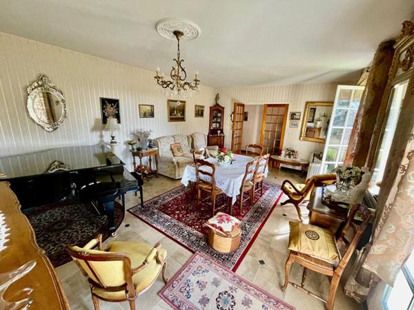 Maison Familiale sur terrain de 1385 m2, surface au sol de 191m2