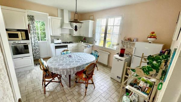 Maison Familiale sur terrain de 1385 m2, surface au sol de 191m2