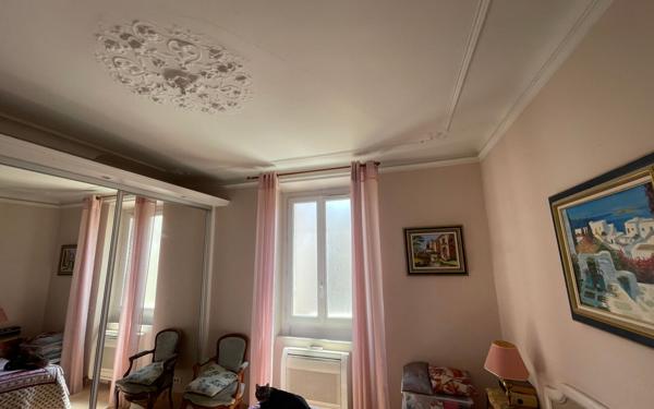 Appartement à vendre    4 pièces • 145 m2 Toulon