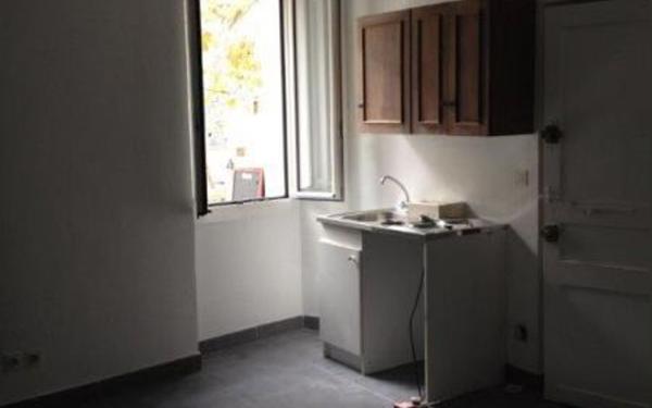 Appartement à louer    1 pièce •  Ollioules