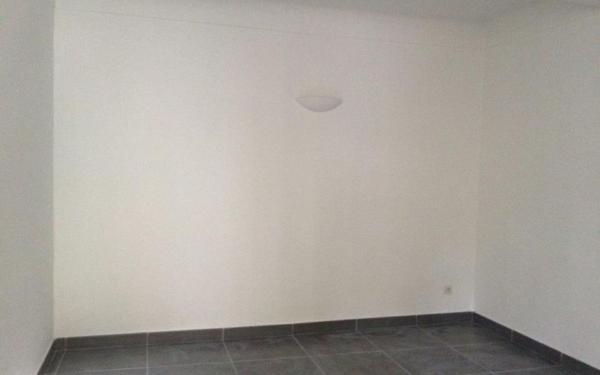 Appartement à louer    1 pièce •  Ollioules