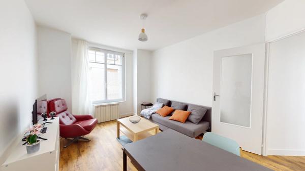 Location                                                      Appartement
                        
                     2 pièces                      37 m2                     à Mainvilliers
