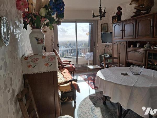 DEUX PIECES 40 m², Cave et Parking 