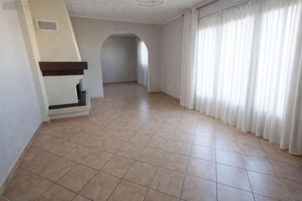 Maison individuelle à vendre à Saint-Georges-du-Bois dans la Sarthe (72700), ref : PB-1828