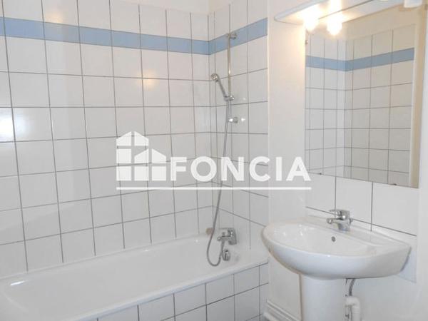 Location Appartement 4 pièces 92.9 m² - ENTREE A Limoges 87000