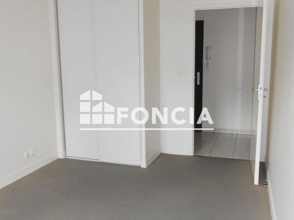 Location Appartement 4 pièces 92.9 m² - ENTREE A Limoges 87000