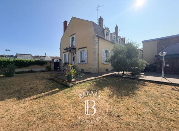 Vierzon, Maison de ville 5 Chambres -  189 m² à vendre