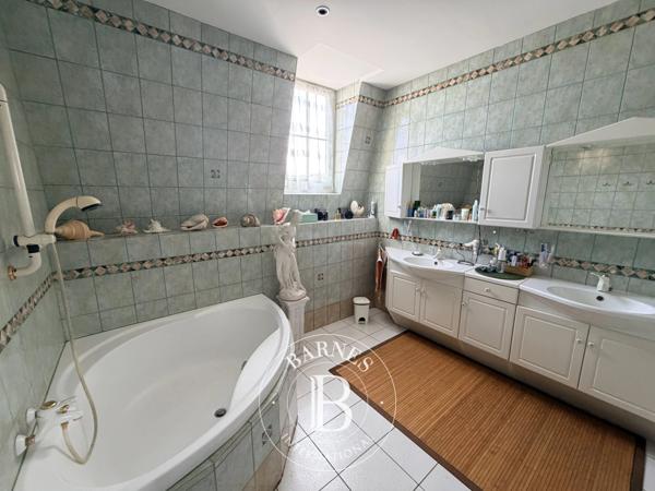 Vierzon, Maison de ville 5 Chambres -  189 m² à vendre
