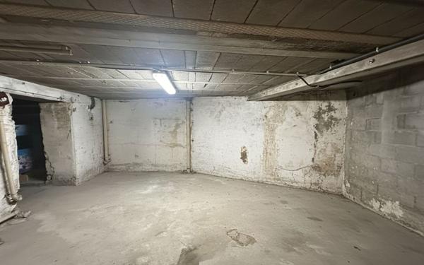 Stationnement à vendre    Dax