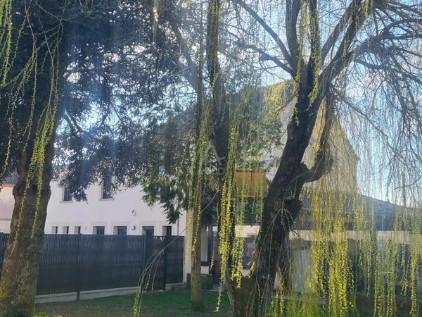 PROPRIETE HAUT DE GAMME avec 2 MAISONS, GARAGES, PISCINE CHAUFFEE, PERGOLA  BIOCLIMATIQUE, SPA sur 2.615 m² - A 120 kms de PARIS, 23 kms d'EPERNAY, 20 kms de VERTUS