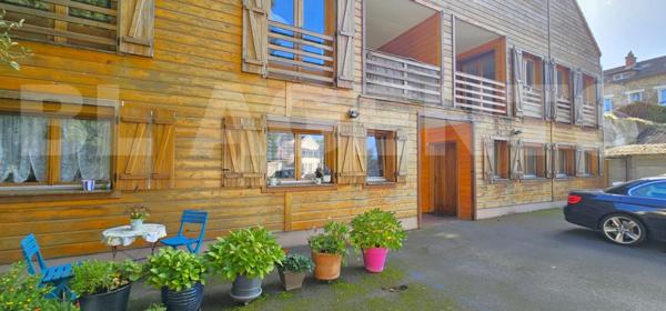 Appartement RDC rénové 2 pièces 60 m² / 1 place PARKING / Résidence 2013 / Proximité directe GARE et