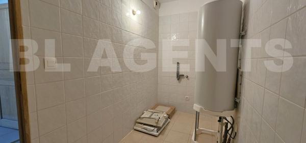 Appartement RDC rénové 2 pièces 60 m² / 1 place PARKING / Résidence 2013 / Proximité directe GARE et