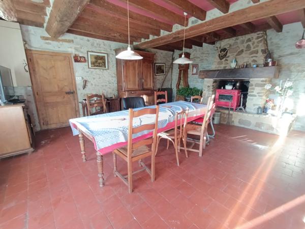 Propriété calme absolu sur près de 5 hectares de terres