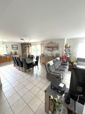 “À Rosporden, découvrez une maison familiale alliant confort moderne, calme et économies d’énergie –