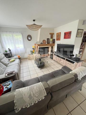 “À Rosporden, découvrez une maison familiale alliant confort moderne, calme et économies d’énergie –