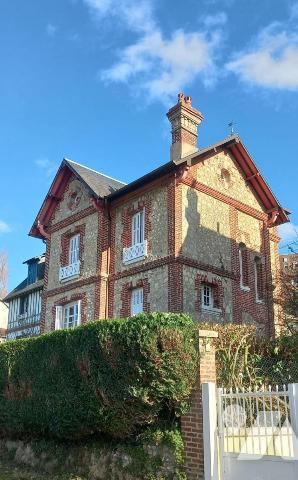 TROUVILLE SUR MER- VILLA AVEC VUE MER