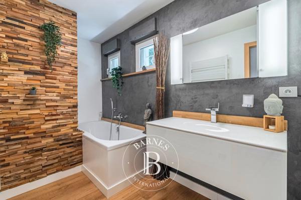Évian-les-Bains, Maison 3 Chambres -  267 m² à vendre