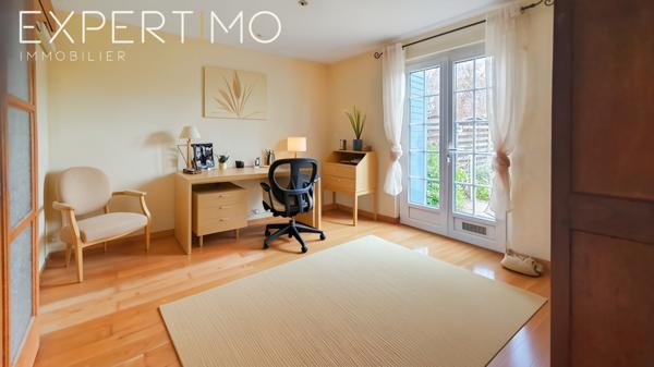 Houdan (78550) Houdan, maison familiale 5 chambres dont une en bas