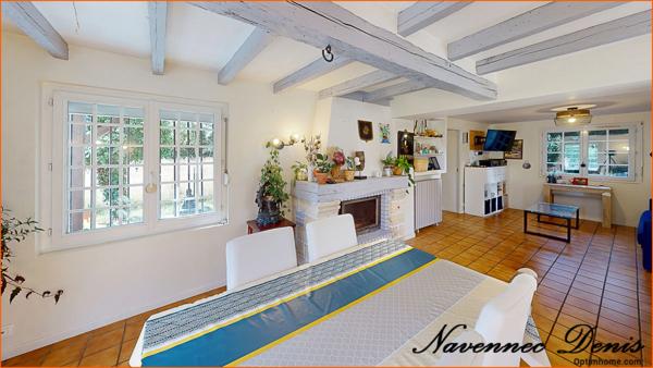 Maison de charme avec 3 chambres proche du centre-ville et des écoles – 190 000 €