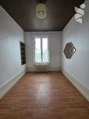 À VENDRE – IMMEUBLE DE CARACTÈRE EN PLEIN CŒUR DE CHÂTEAU-RENAULT