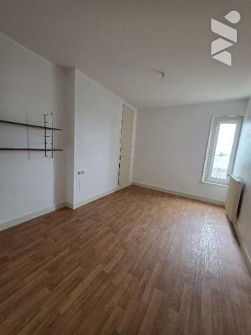 À VENDRE – IMMEUBLE DE CARACTÈRE EN PLEIN CŒUR DE CHÂTEAU-RENAULT
