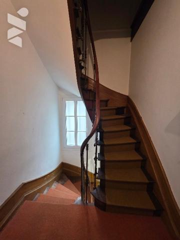 À VENDRE – IMMEUBLE DE CARACTÈRE EN PLEIN CŒUR DE CHÂTEAU-RENAULT