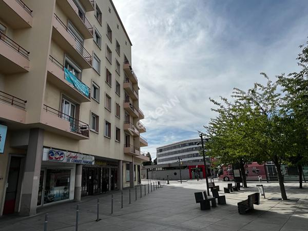NANCY VELODROME - T3  - 2 chambres - BALCON