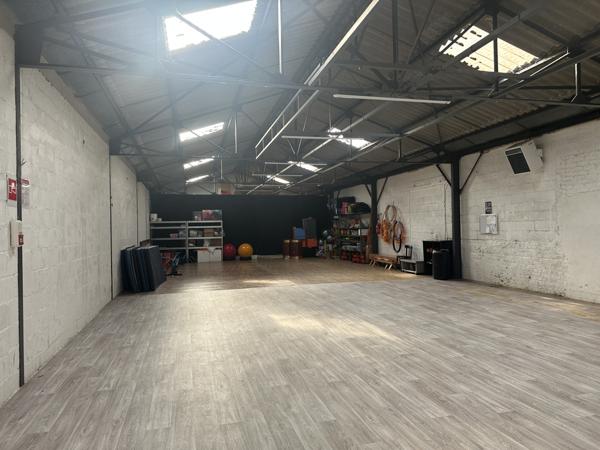 Rethel (08300) Local situé en centre ville de Rethel, à deux pas de la gare