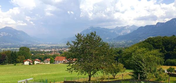 Superbe emplacement pour ce terrain ETAUX (74)