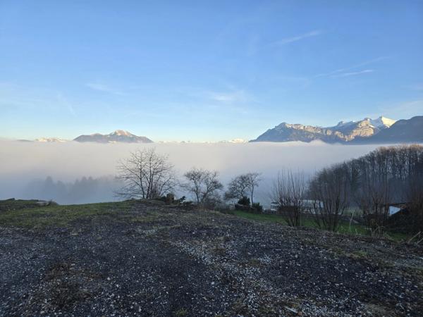 Superbe emplacement pour ce terrain ETAUX (74)