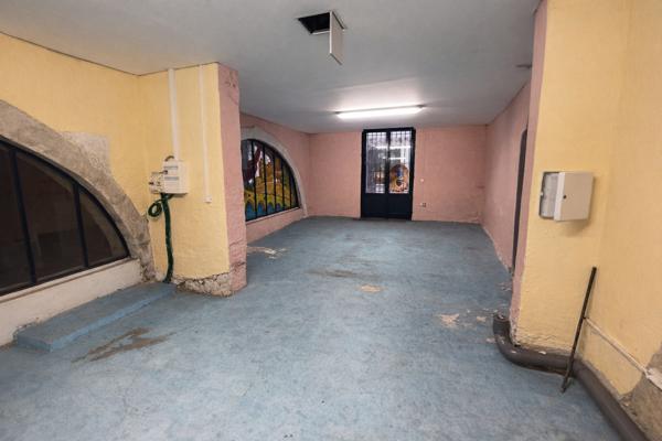 Local professionnel 50 m² + cave 40 m² - Hyper-centre Béziers