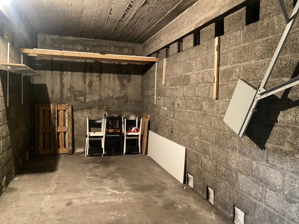 Saint-Étienne (42100) Grand garage de 15m² avec électricité + prise - secteur Centre-Deux